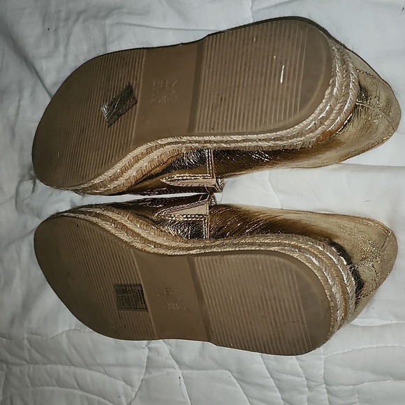 NATURALIZER Gold Espadrilles, Size 10, EUC - Picture 4 of 5